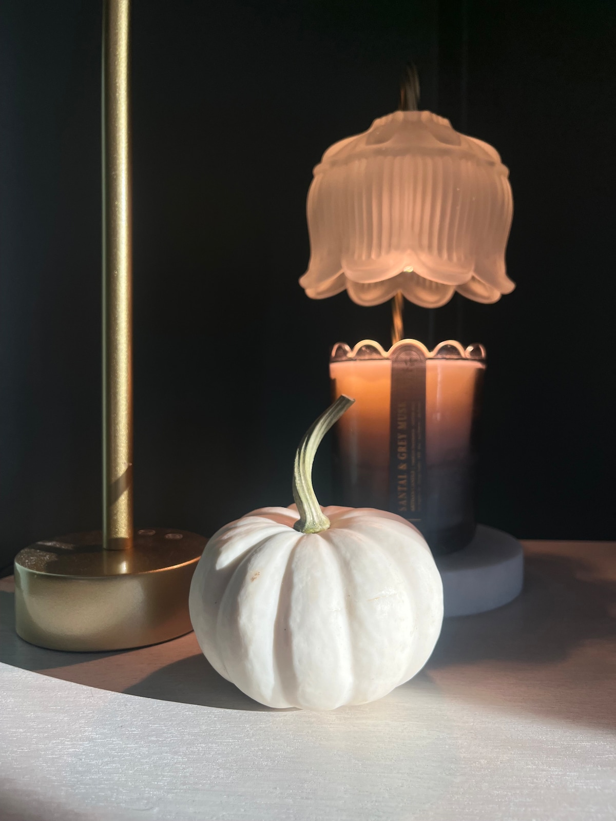 Candle warmer and seasonal detail