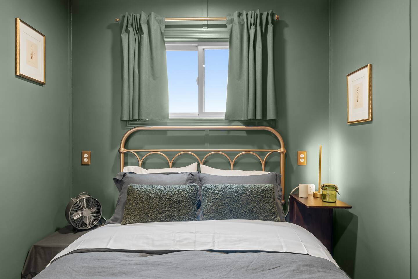 Second bedroom seen head-on
